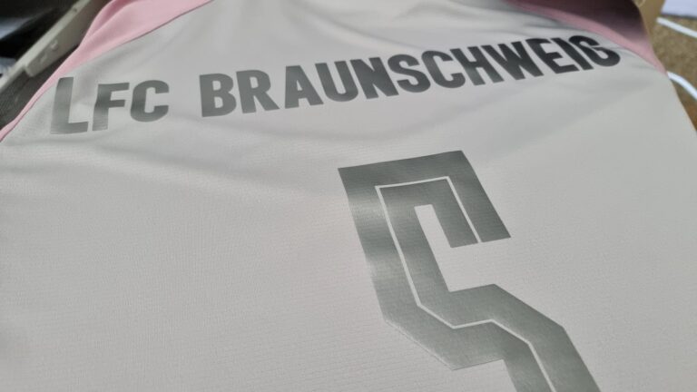 Teamwear für Vereine und Mannschaften – echte Arbeit von LENZMEDIA